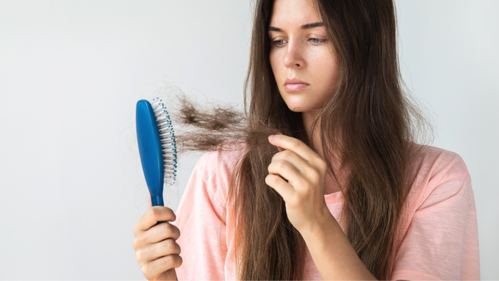 rụng tóc do mất ngủ kéo dài 