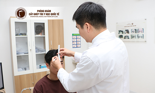 thăm khám đánh giá tình trạng 
